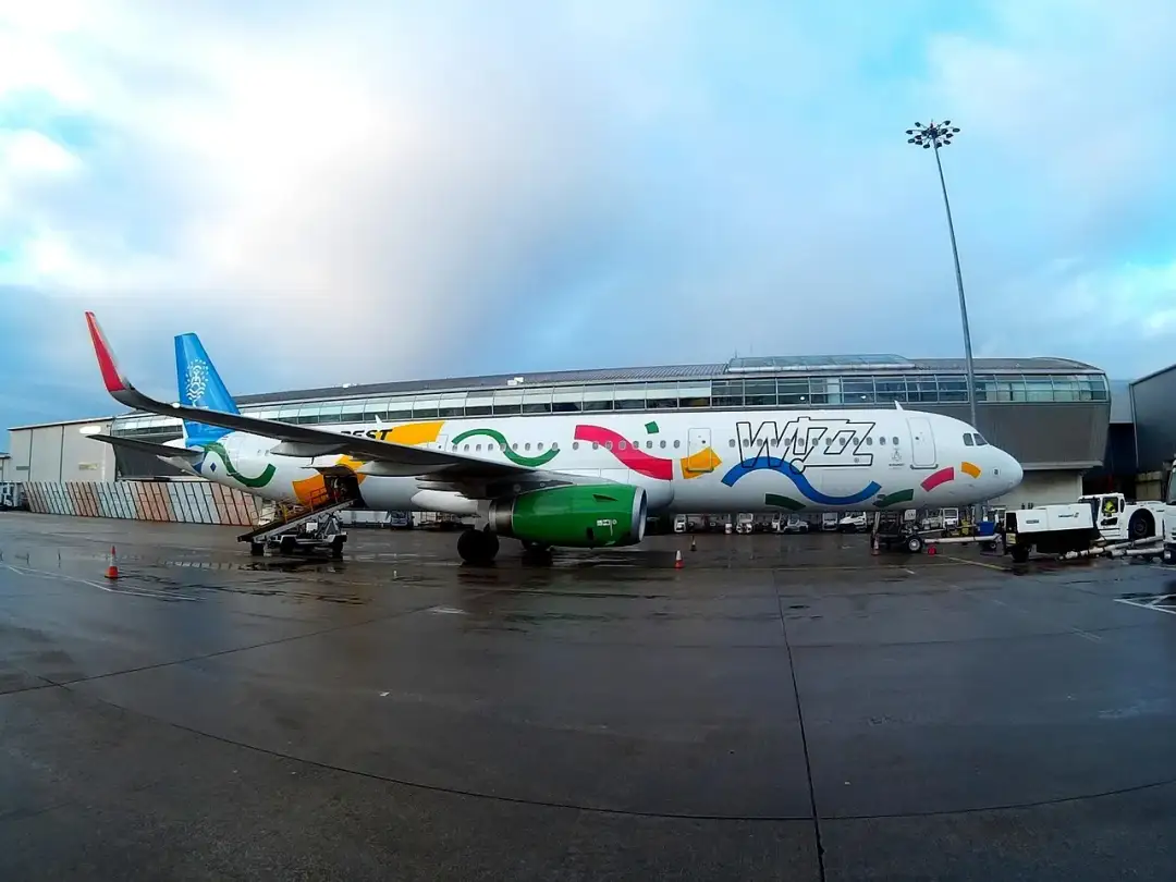 Ile alkoholu w Wizz Air? Bagaż, cło, Duty-Free wszystko jasne!