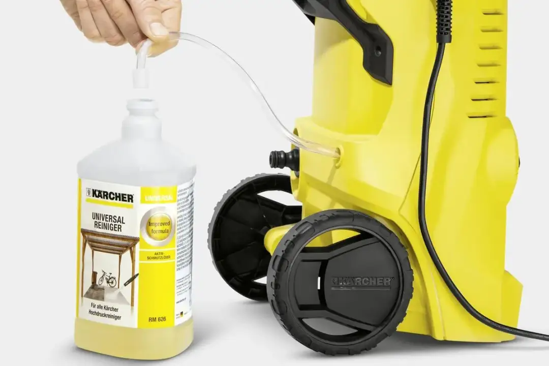 Jak używać myjki ciśnieniowej? Sekrety czystości i bezpieczeństwa