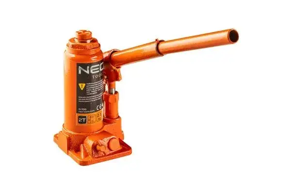 Jaki lewarek do samochodu wybrać, aby uniknąć problemów na drodze?