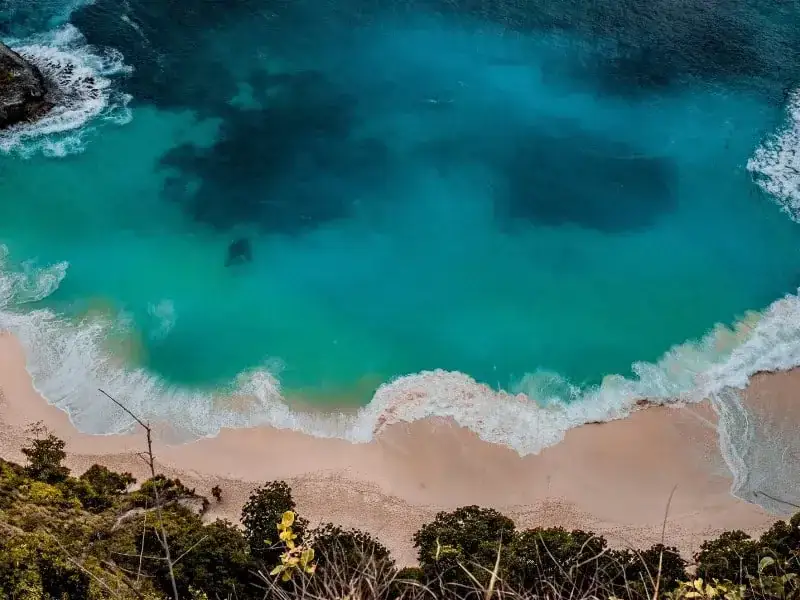 Ile trwa lot na Bali? Sprawdź, co wpływa na czas podróży