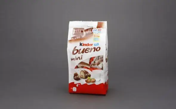 Ile waży Kinder Bueno? Waga, kalorie i warianty!