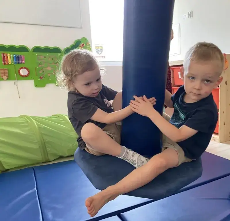 Zajęcia dodatkowe dla dzieci z autyzmem: rozwój umiejętności i integracja