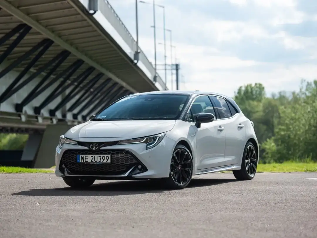 Jak dobrać idealne felgi do Toyoty Corolla E12? Sprawdź najlepsze opcje!