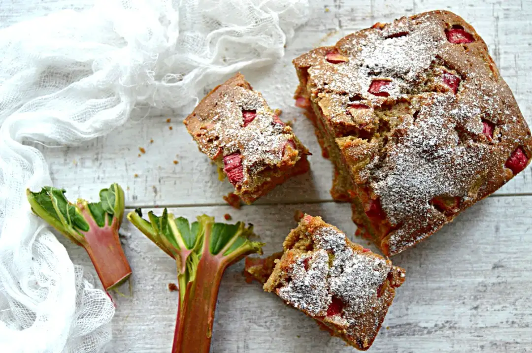 Jak przygotować dietetyczne ciasto z rabarbarem bez wyrzutów sumienia