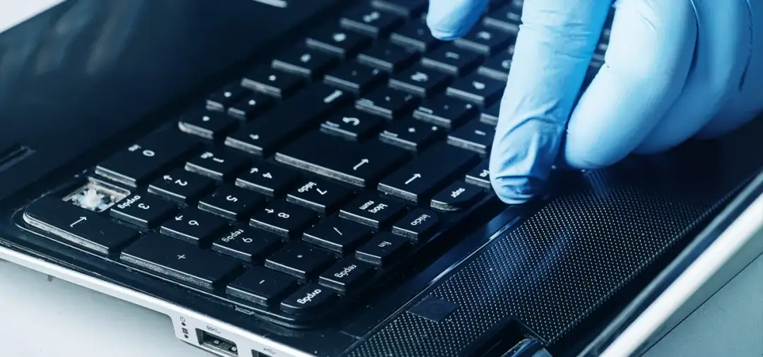 Jak samodzielnie wymienić klawiaturę w laptopie - kompletny poradnik krok po kroku