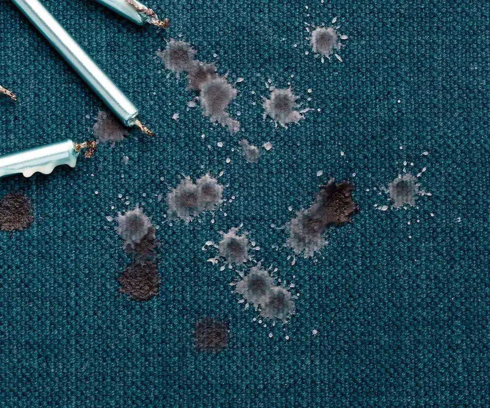 Skuteczne metody, jak usunąć wosk z dywanu bez ryzyka uszkodzeń