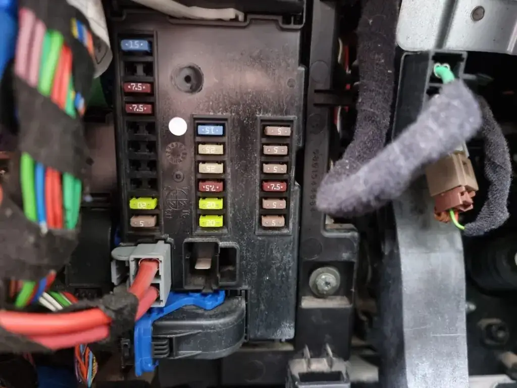 Gdzie są bezpieczniki w Iveco Daily? Oto wszystko, co musisz wiedzieć