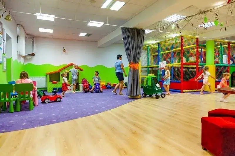 Gdzie na sylwestra z małym dzieckiem? Bezpieczne miejsca z atrakcjami