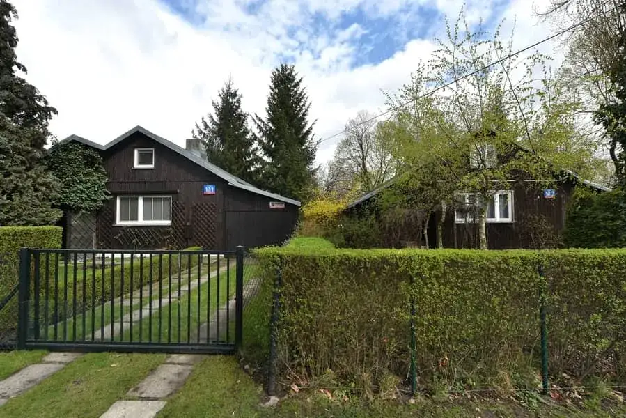 Osiedle w Warszawie jak osiedle: porównanie Zasadowa i Starodęby