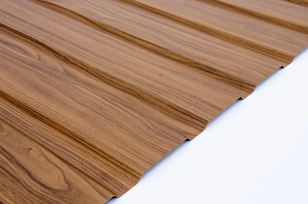 Kolor podbitki złoty dąb: elegancki wybór dla Twojego domu