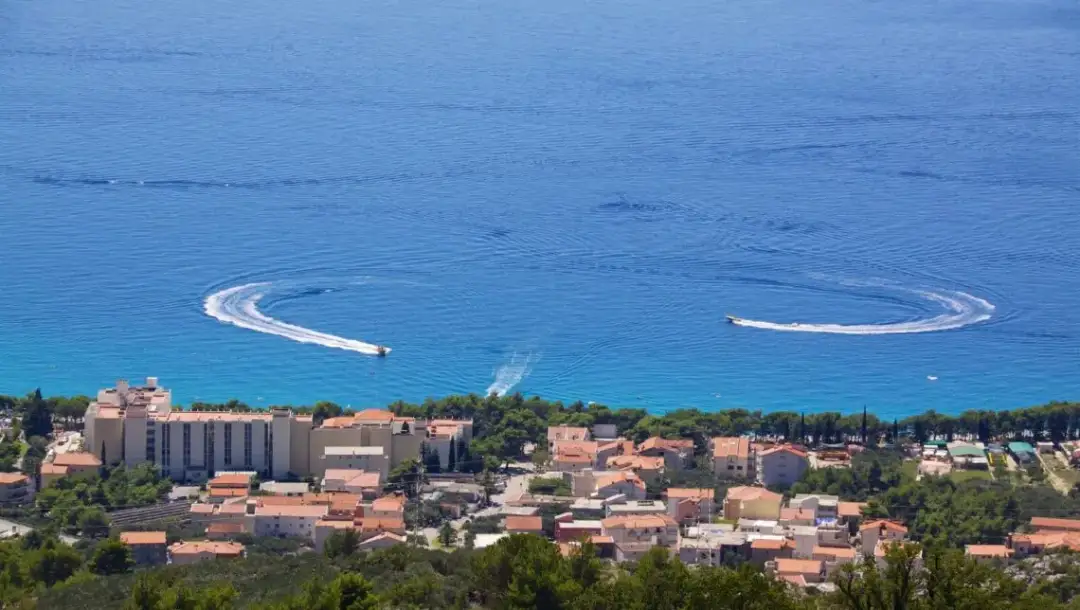 Najlepsze atrakcje w Tučepi, które zaskoczą każdego turystę