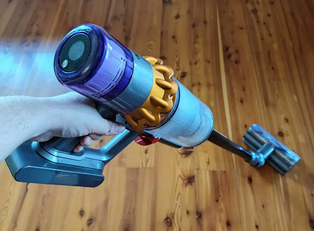 Ile ładuje się Dyson V15? Odkryj czas ładowania i oszczędzaj energię