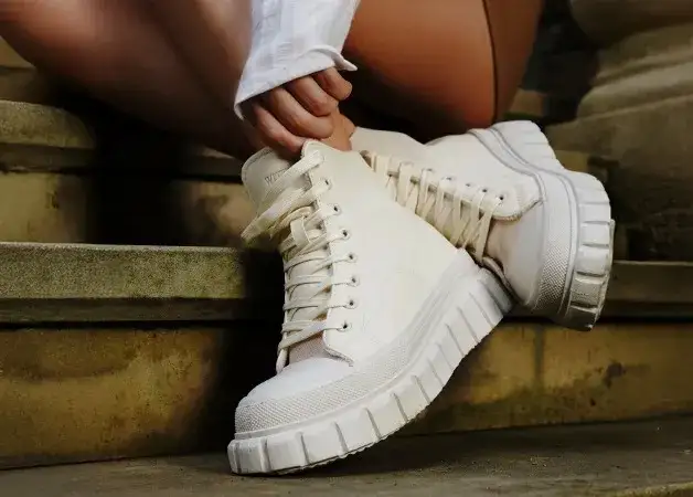 Jak rozbić buty? Sprawdzone metody na komfort noszenia