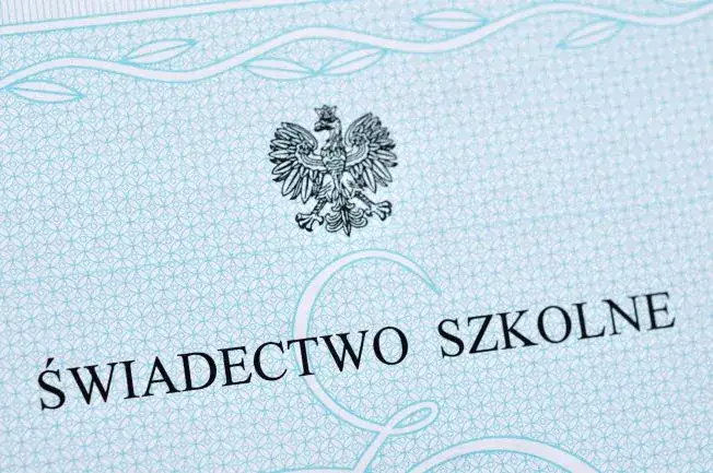 Czy uczeń nieklasyfikowany otrzymuje świadectwo? Sprawdź zasady