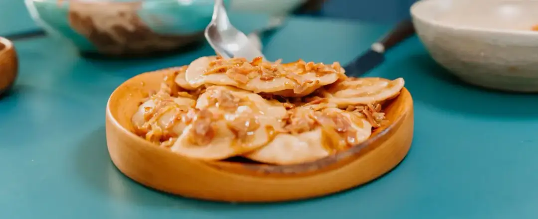 Jak odgrzać pierogi w garnku bez ryzyka ich rozpadania