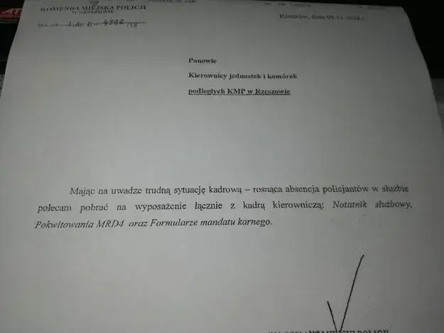 Jak napisać raport o zwolnienie z policji - przygotuj dokument krok po kroku