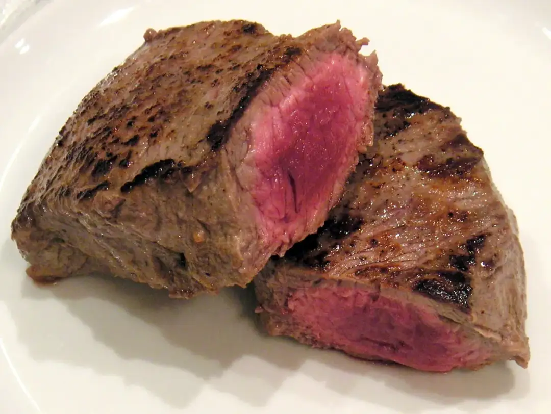 Jak usmażyć steka z wołowiny: 7 kroków do perfekcji