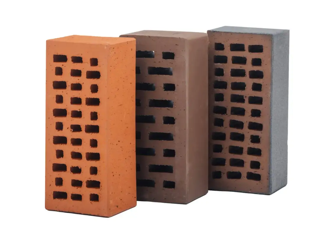 Ile kosztuje cegła klinkierowa? Poznaj ceny i ważne czynniki wpływające na koszt