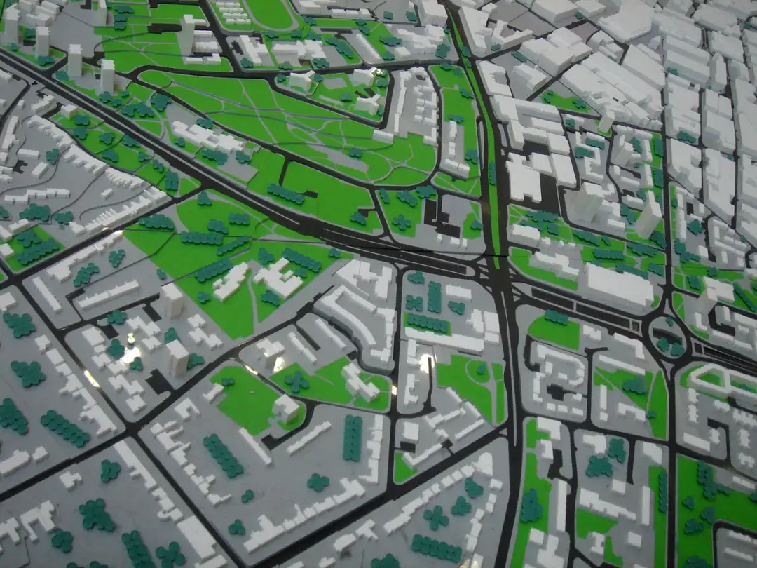 Tereny zieleni nieurządzonej – co można budować i jakie są zasady