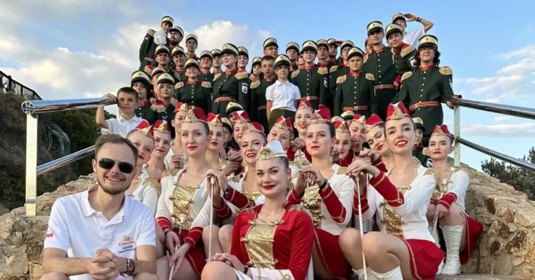 Dom komu gra ta orkiestra - zaskakujące wydarzenia i kluczowe postacie