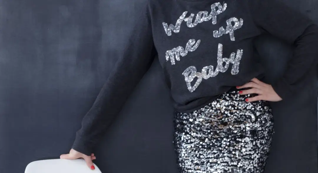 Cekinowa spódnica: Jakie bluzki wybrać? Uniknij modowej wpadki!