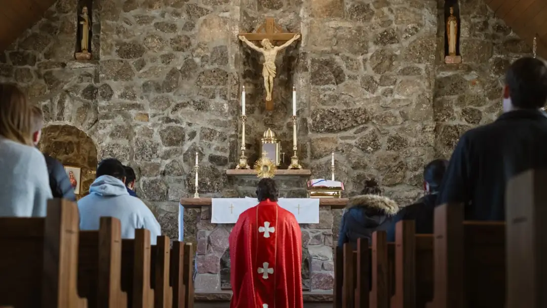 Czy sobotnia msza ślubna naprawdę zastępuje niedzielną? Sprawdź to!