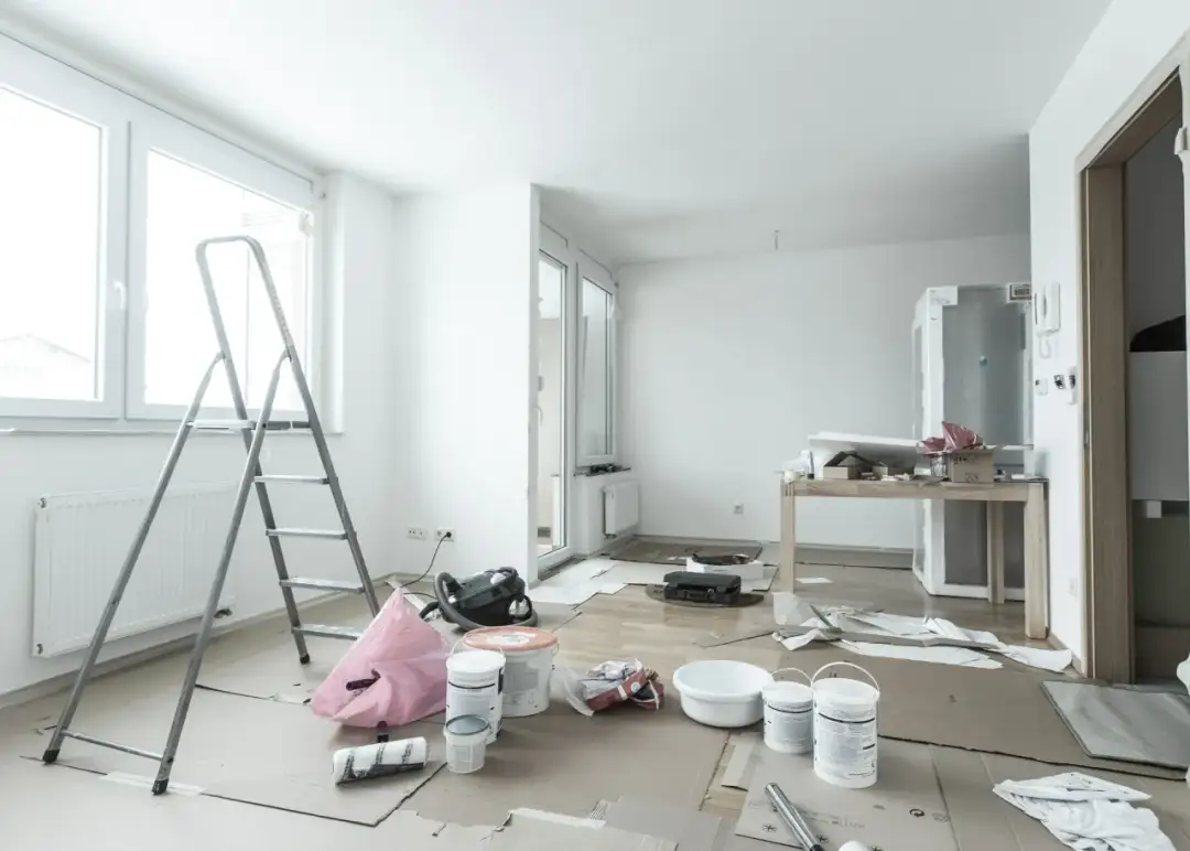 Remont w niedzielę w bloku: Prawo, zasady i jak uniknąć kłopotów