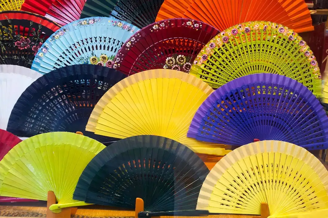 Z czym kojarzy się Hiszpania? Odkryj jej fascynujące tradycje i kulturę