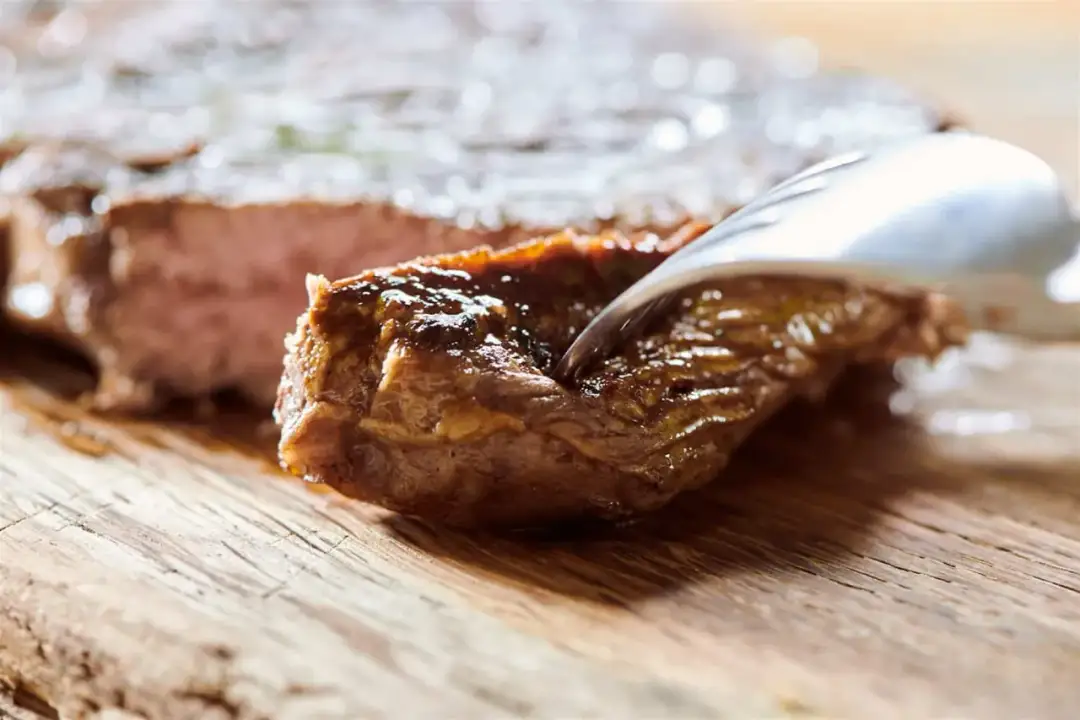 Jak sezonować wołowinę na steki, aby uniknąć twardego mięsa