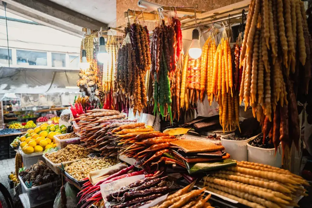 Gruzja: Co kupić? Autentyczne smaki i pamiątki z duszą