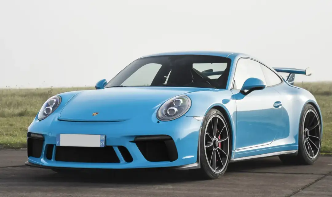 Ile kosztuje malowanie całego samochodu? Sprawdź, co wpływa na cenę