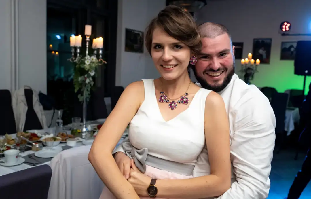 Miłość francuska czy to grzech? Kontrowersje i różne perspektywy