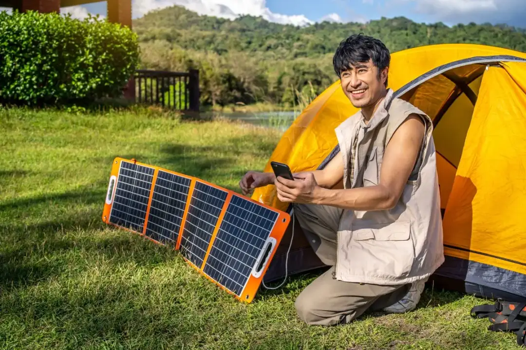 Jak naładować aparat bez ładowarki - sprawdzone metody w kryzysie