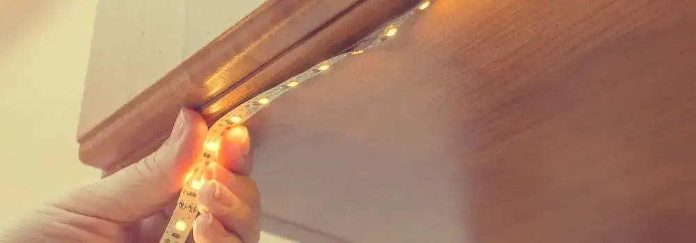 Jaka taśma LED do łazienki? Poznaj 5 kluczowych cech wyboru