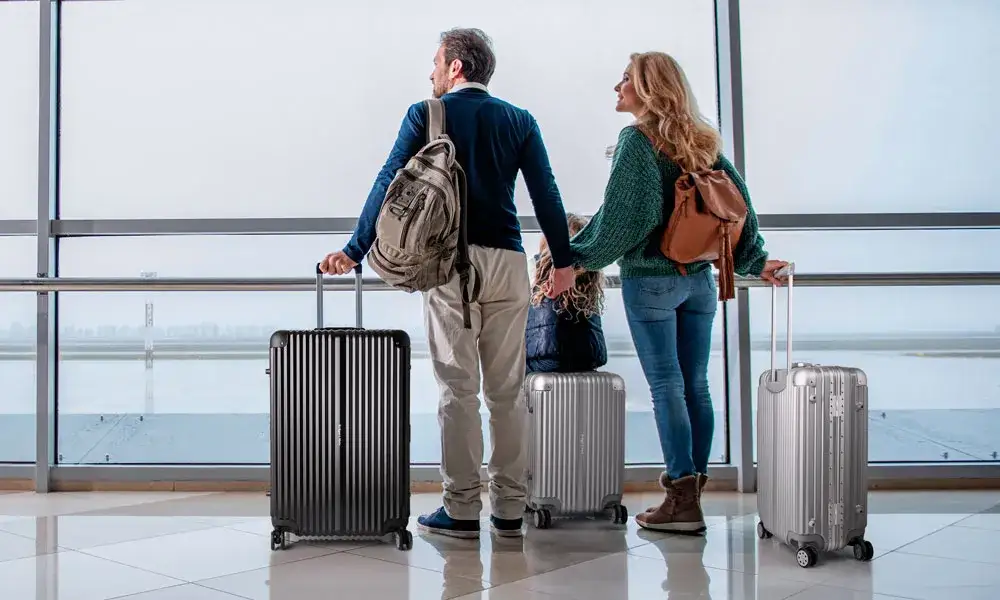 Jaką walizkę można zabrać do samolotu? Sprawdź wymiary i zasady