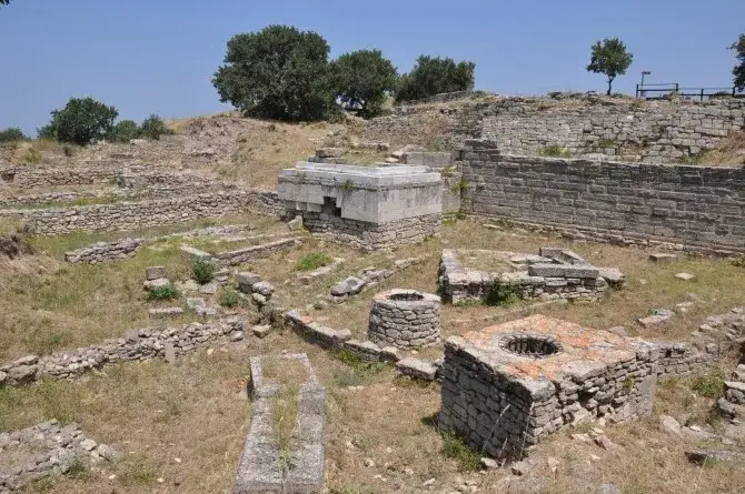 Starożytne miasto nad rzeką Skamander Troja: tajemnice i historia
