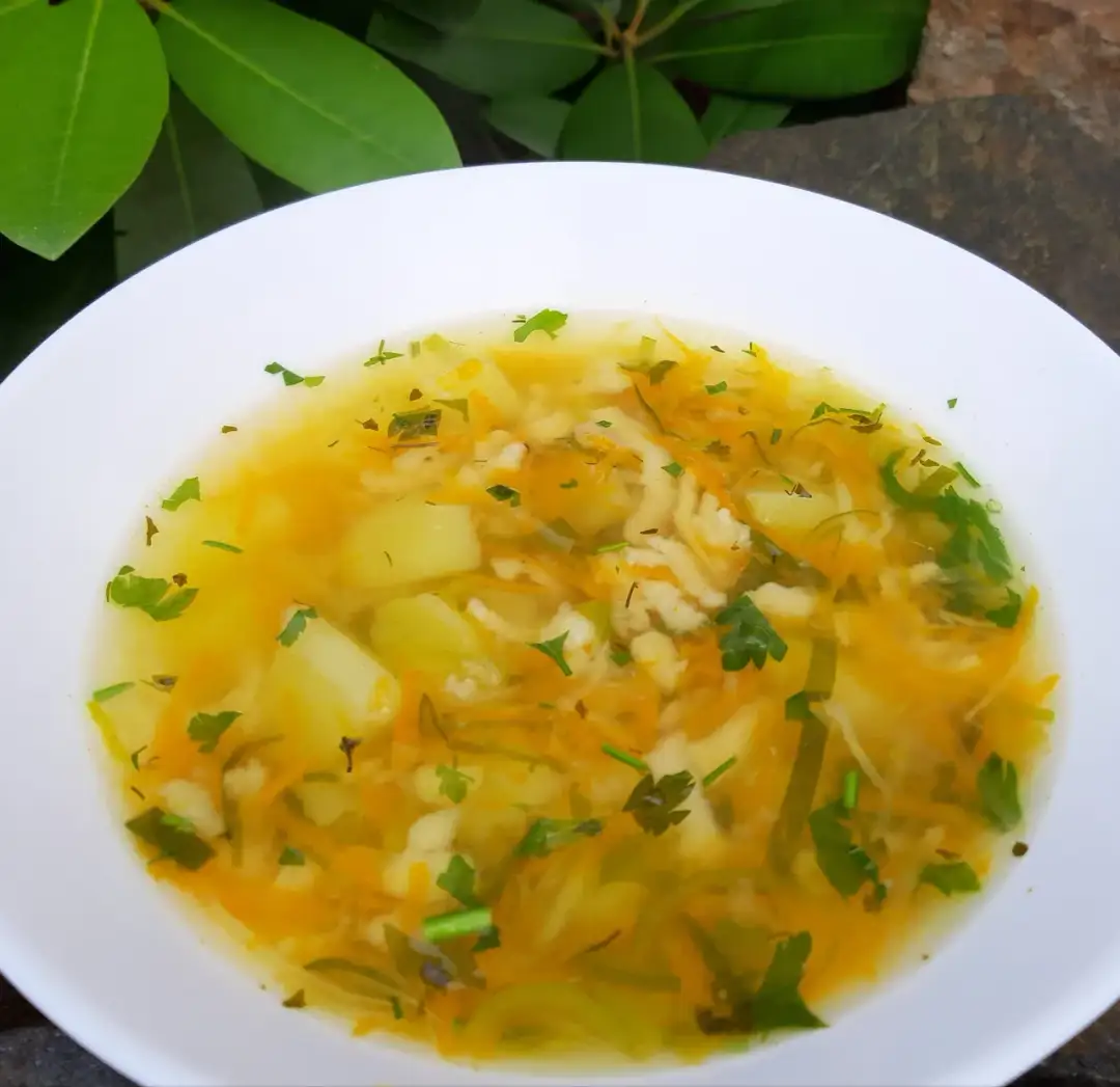 Domowa zacierka do zupy: prosty przepis krok po kroku bez wysiłku