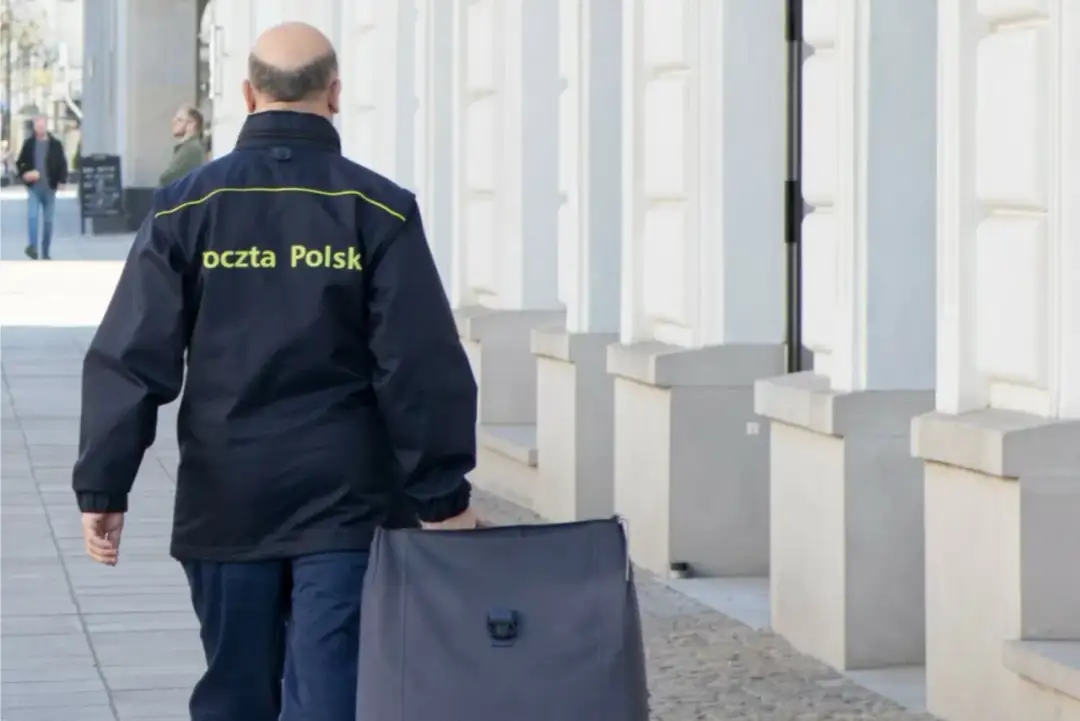 Ile zarabia listonosz? Zaskakujące fakty o wynagrodzeniu w Polsce