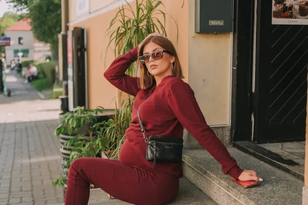 Odkryj elegancję i wygodę Bluzek Welurowych - idealne dla każdej kobiety