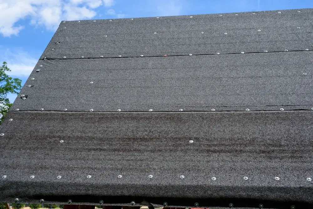 Jak pokryć dach papą - uniknij najczęstszych błędów i oszczędzaj