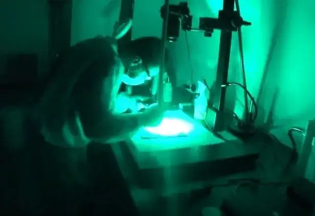 Laboratorium kryminalistyczne - co to jest i jak działa w śledztwach