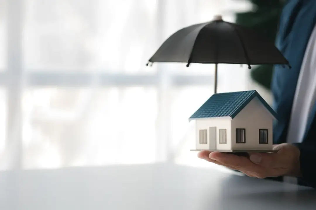 Kiedy ubezpieczyciel może odmówić wypłaty odszkodowania za zalanie domu?