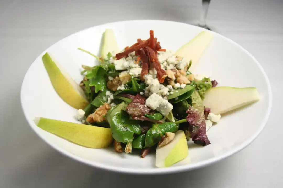 Jaką sałatkę na święta? 5 wyjątkowych przepisów, które zaskoczą gości