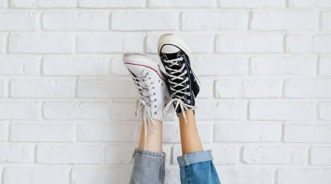 Jak rozchodzić za małe buty - skuteczne metody na wygodę