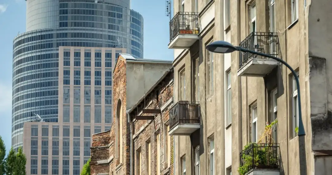 Kiedy mieszkanie TBS przechodzi na własność? Sprawdź wymagania i proces