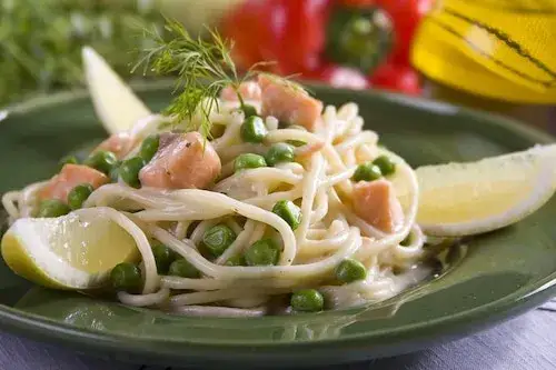 Pyszne spaghetti z rybą – 5 łatwych przepisów na każdą okazję