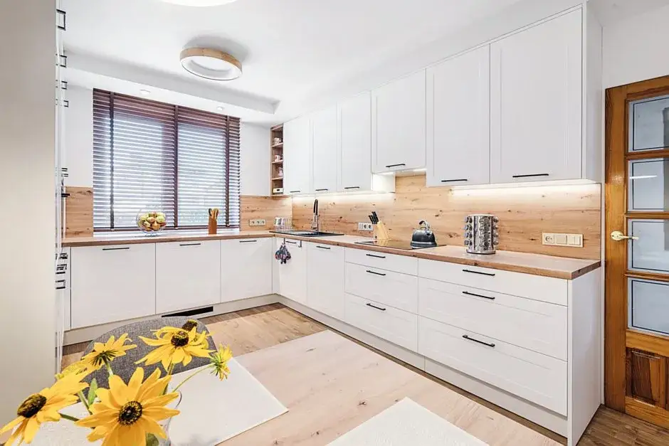 Gdzie zrobić gniazdka w kuchni? Praktyczne porady, które ułatwią życie