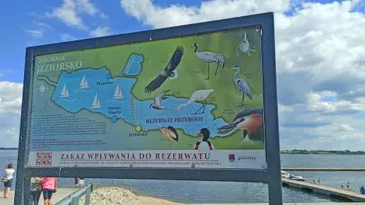 Niezapomniane atrakcje w Jeziorsku – odkryj piękno zbiornika wodnego