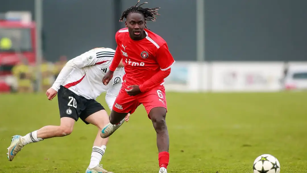 Kto gra jutro mecz piłki nożnej? Sprawdź drużyny i transmisję