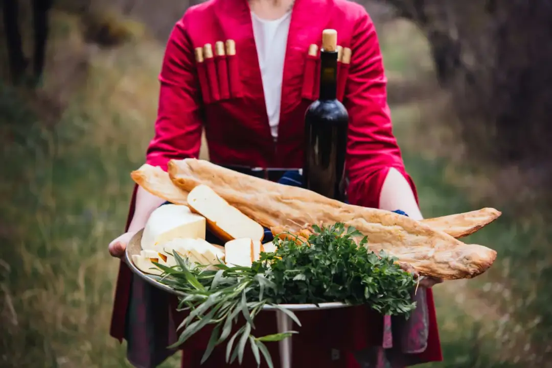 Tbilisi gdzie zjeść: Odkryj najlepsze restauracje z gruzińską kuchnią